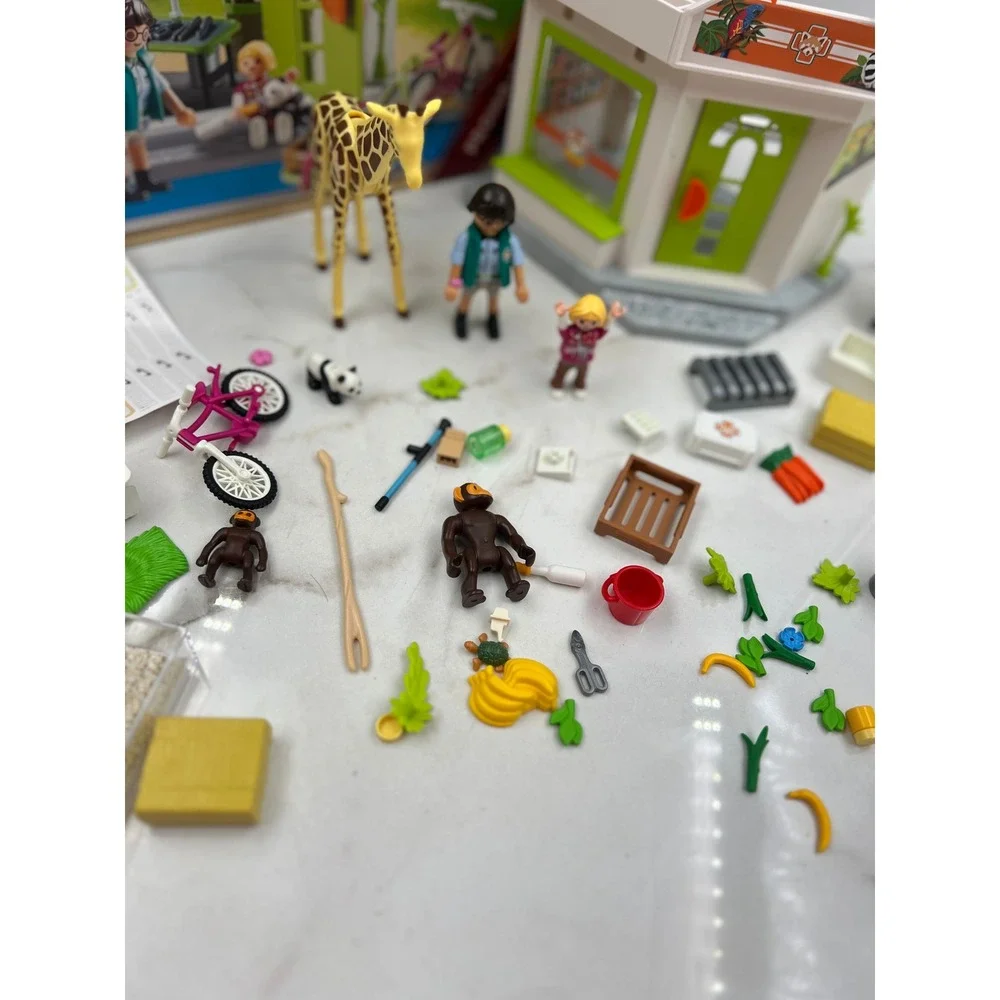 Playmobil Family Fun Zoo Vet Practice 70900 122pc Promo Pack Giraffe Monkeys Set